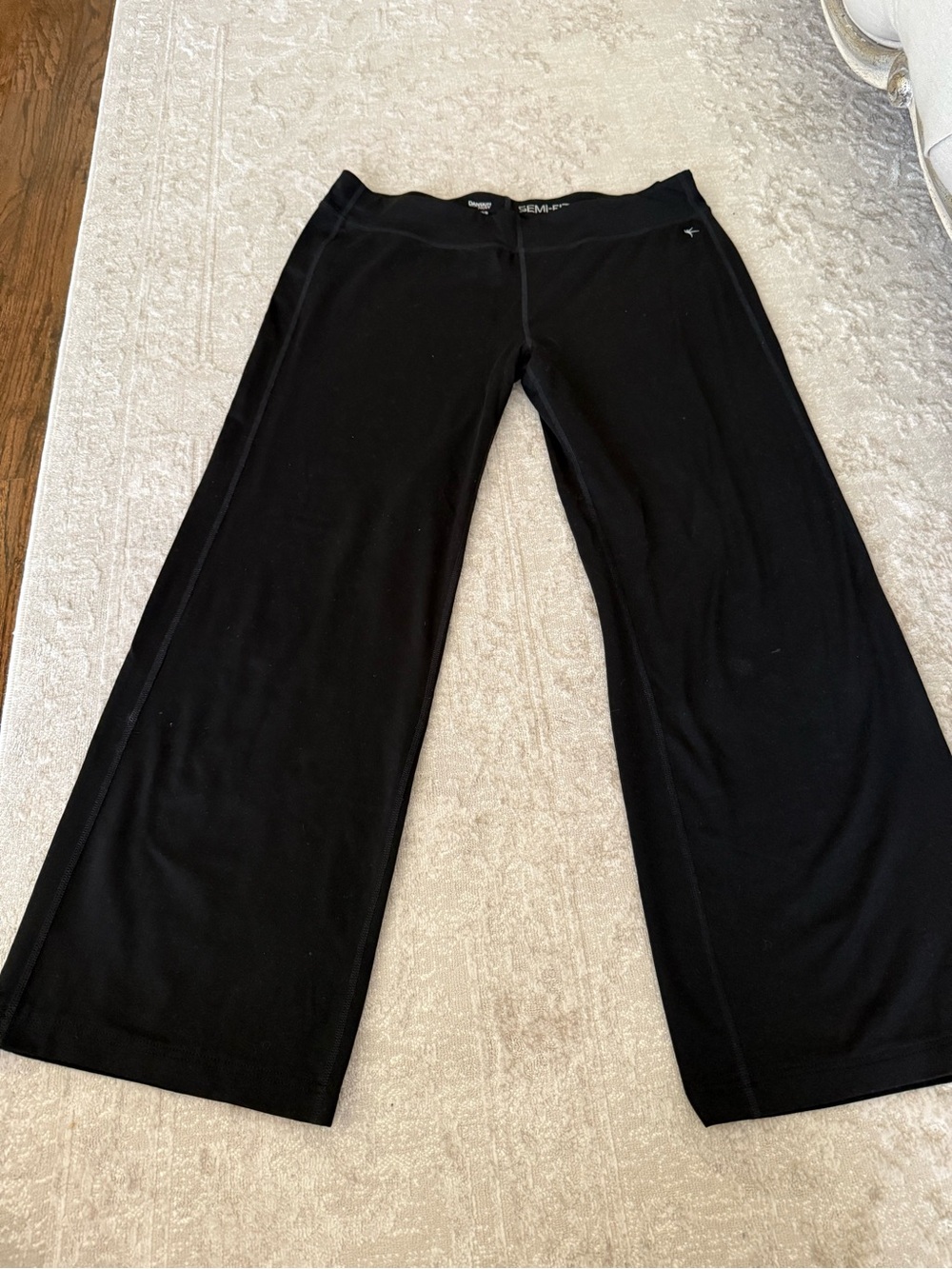 Ladies Danskin Semi Fitted Black Bootcut Athletic Pants X-Large 27 Inseam